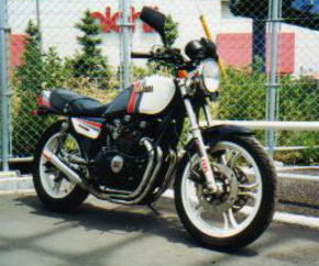 XJ-400D